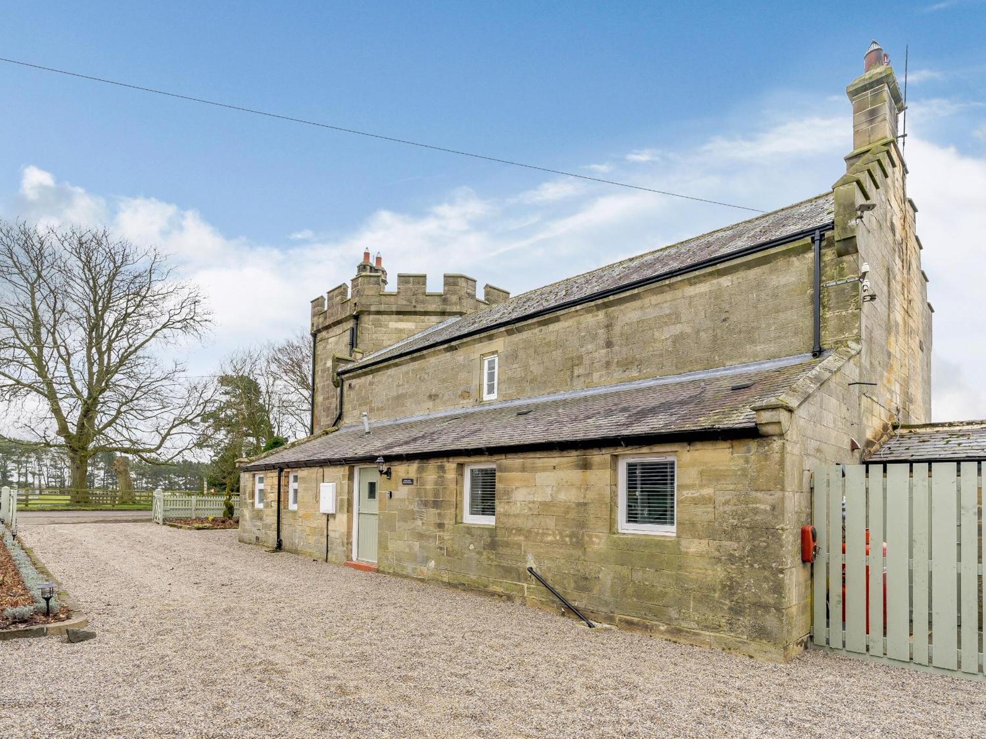 Whittle Dene Reservoir House Wall Houses Exterior foto